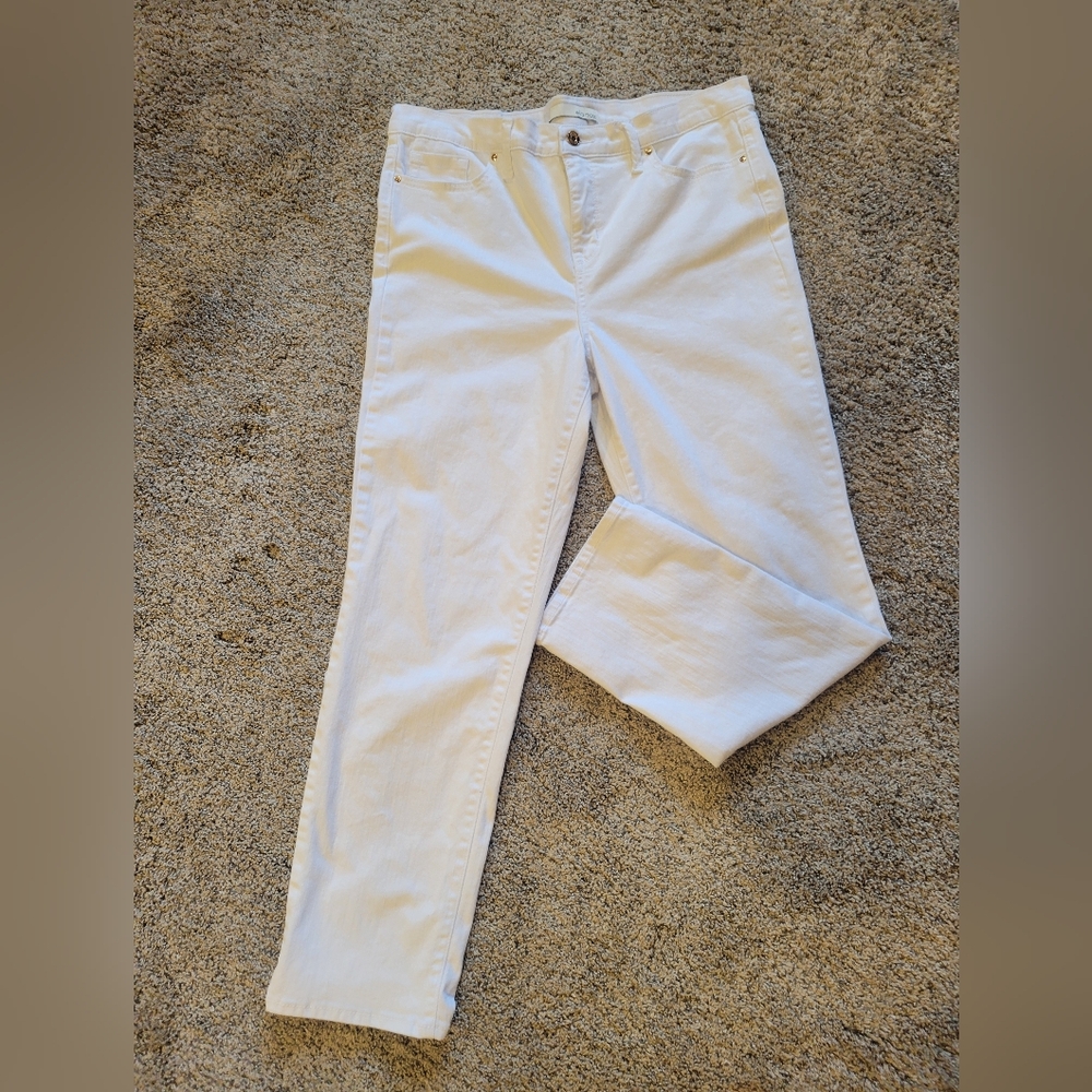 Ella moss white jeans. Washed never worn. Size 12